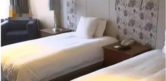 女子住酒店,凌晨2點(diǎn)房門被刷開,服務(wù)員暗語 需要火柴嗎