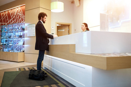 住宿字素材有男室內設計圖片-住宿字素材室內設計素材-住宿字素材室內設計